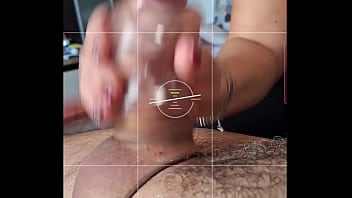 Amanti in video chiamata per un pompino con la bocca piena di sperma Amanti in video chiamata per un pompino con la bocca piena di sperma