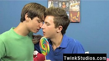 Porn Free Passwords Gay Male Nathan Stratus Ordered A Gigantic thumbnail