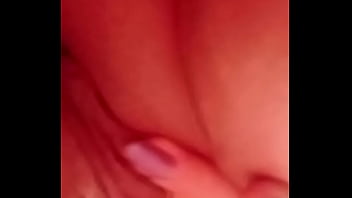 Masturbándose muy rico