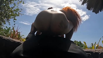 Fui fazer trilha e encontrei um grupo fudendo e me juntei a eles suruba no mato