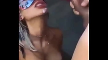 Obriguei meu corno a me beijar com a boca suja de porra de outro macho