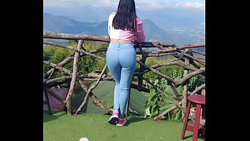 Puta se masajea las tetas Puta se masajea las tetas