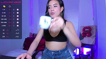 Oil and julieta venus oils up her whole body