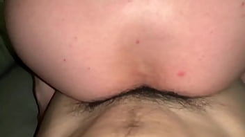 Maridão bomnopelo quicando na minha rola pentelhuda no sofá