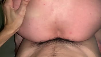 Maridão bomnopelo quicando na minha rola pentelhuda no sofá