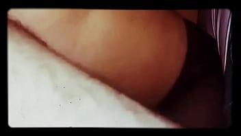 Apreciando o comedor com a esposa