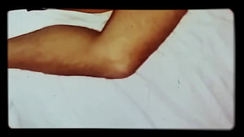 Apreciando o comedor com a esposa