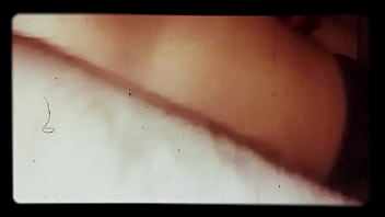 Apreciando o comedor com a esposa