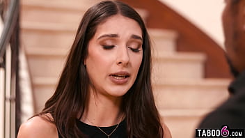 Young mistress came to visit the stepson of the man she was dating