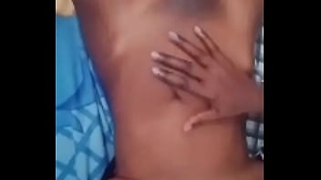 She squirts hard on the hospital bed