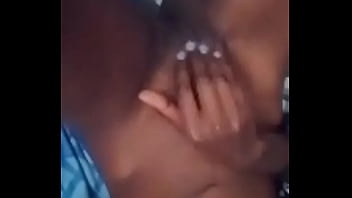 She squirts hard on the hospital bed