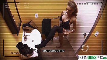 Juelz ventura take your penis in her mouth and then into her wet pussy