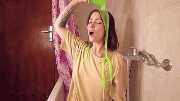 Thick gunge time in my t shirt