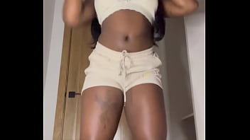 Ebony goddess claps her thighs