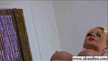 Amateur girl ashley roberts play with things as dildos on cam vid 17