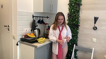 I didn't have anything else so i used a banana to masturbate