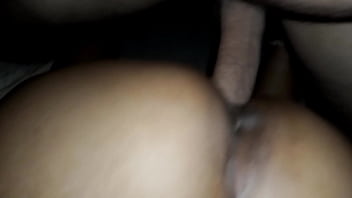 Mujer en 4 recibe su mondaquera