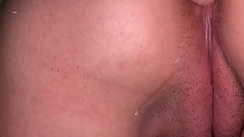 Estoy en mi pieza y mi madrastra me folla muy rico