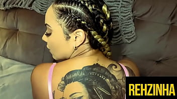 Vizinho gostoso se ofereceu pra me esquentar de noite e encheu minha buceta de leitinho quente reh princess