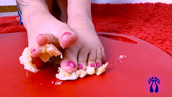 Redhead Bitch With High Heels For Creamy Banana thumbnail