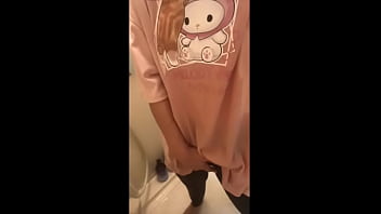 シャワーでじーぱん濡らした後に全身びしょ濡れ状態でオナニーする可愛い女子◯生。