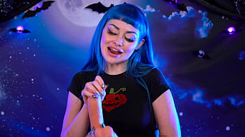 Spooky pussy play