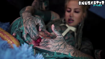 Latex tattoo girl's anal masturbation squirt and metal toy