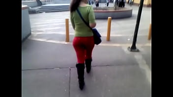 Las nalgas de mi mujer con ropa Las nalgas de mi mujer con ropa