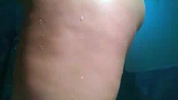 Sweet girl steps into bath tub for a naughty bate cam