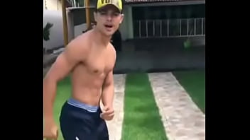 Menino Dançando Gostoso thumbnail