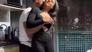 Comi gostoso a casadinha safada e muito gostosa mulher do meu chefe fui na casa do meu chefe chegando lá a esposa gostosa ficou doida pelo meu pau fudemos muito