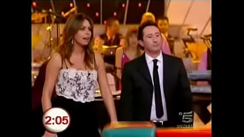 Another hot lady takes part in the indoor surfing game on buono domenica which inevitibly leads to upskirts and downblouse moments