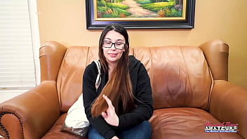 Charming nerdy fiona ryder enjoys sucking a hard corn to make it cum