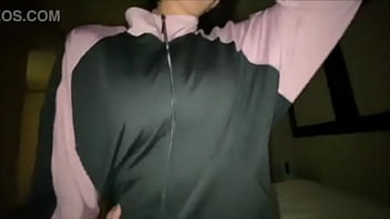 Twit◯erの裏垢女子の人妻と深夜2時にコンビニに待ち合わせしてドライブした後にラブホで金玉の筋を舐めてもらってお互いにイキまくりました。