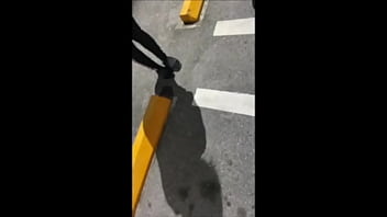 Twit◯erの裏垢女子の人妻と深夜2時にコンビニに待ち合わせしてドライブした後にラブホで金玉の筋を舐めてもらってお互いにイキまくりました。