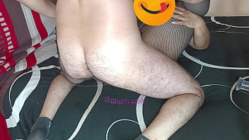 Un suscriptor me saca la caca cuando me coge por el culo completo en xvideosred