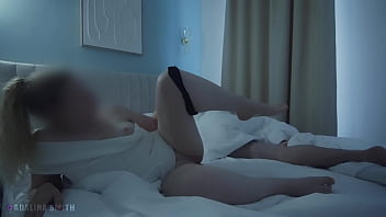 Stepsis masturbates in bed with stepbrother