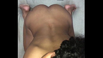 Comendo o cu e gozando gostoso na buceta da novinha