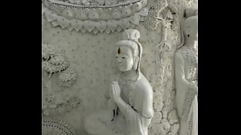 Seeing chiang rai through the eyes of a big buddha statue temple thailand builts such crazy temples 3which one is y