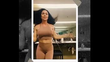 Just finished sweating now it's time for a post work out glam session adding some sparkle to my sweat