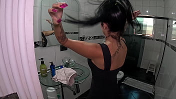 A estreia da peituda stela selegatto