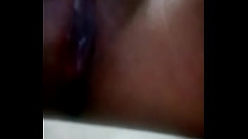 Mi esposa teniendo squirt para su amigo