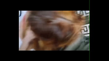 Ruiva casada fica brincando com seu amante na chamada de vídeo e seu marido chega e a castiga com pau na buceta e muito leitinho na cara