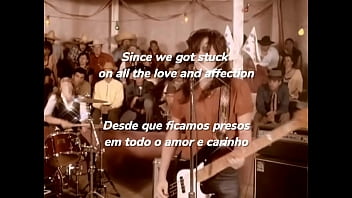 Hot night crash tradução