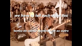 Hot night crash tradução