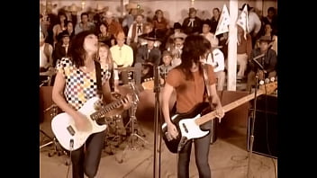 Hot night crash tradução