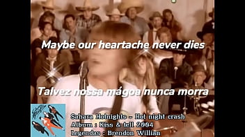 Hot night crash tradução