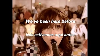 Hot night crash tradução