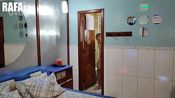 Novinha matou aula para ir ao motel sentar na rola na pele e tomar leitinho