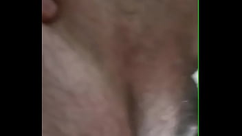 Novinha esperou todos sairem de casa para sentar no c0lo do maduro essa gosta de sentar gostoso